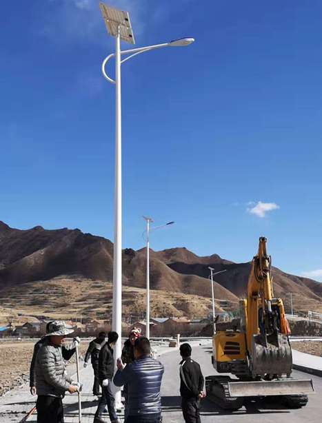 甘南碌曲10米温泉太阳能路灯项目